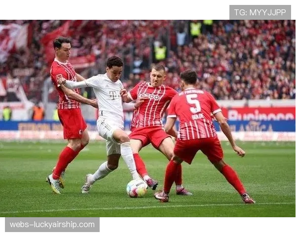 拜仁对阵弗赖堡，德里赫特领衔后防线拦截成功率72%